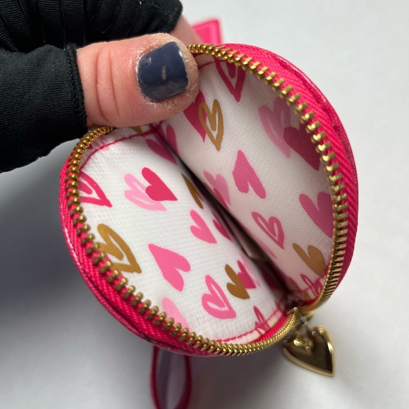 Heart Wristlet - Picture 2 of 3